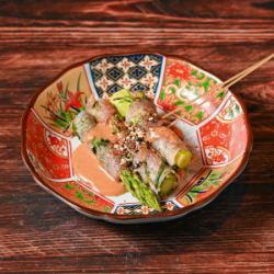 豚まきアスパラパクチー串　１本