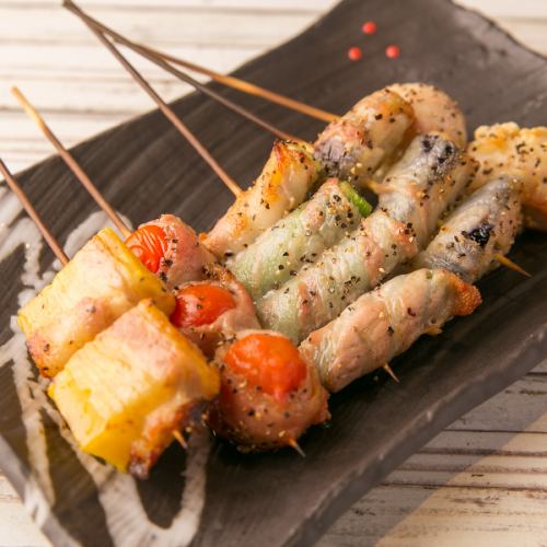 15 regular items! The recommended 5-item platter is also available ≪Vegetable skewers with meat rolls≫ 250 yen per skewer