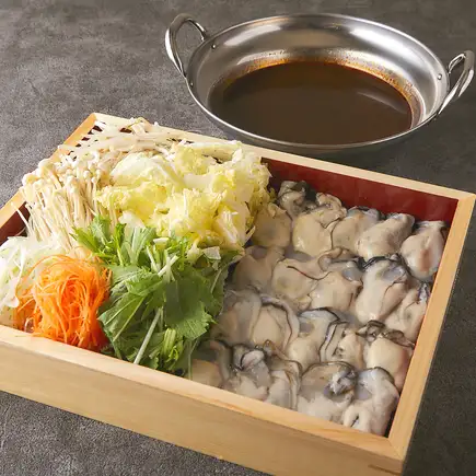●Good Fortune Course● Choose your main dish: Squid ink oyster hot pot or herb-roasted chicken sukiyaki / 10 dishes with 2 hours of all-you-can-drink for 5,500 yen