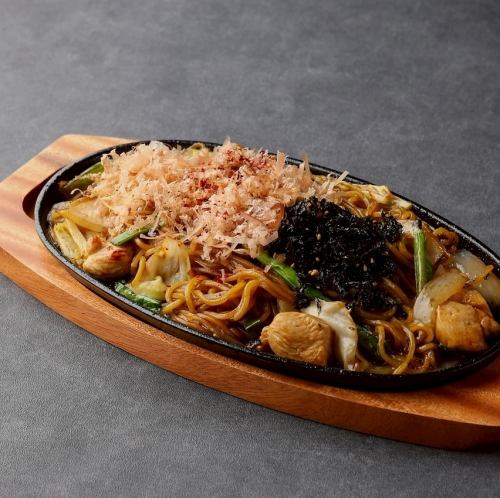 Fried noodles with local chicken sauce