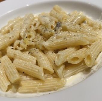 ペンネ ゴルゴンゾーラ