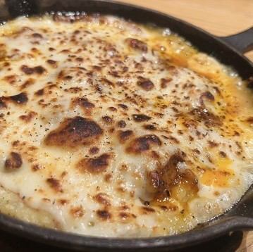 チーズマッシュポテトとお肉の煮込み スキレット仕立て