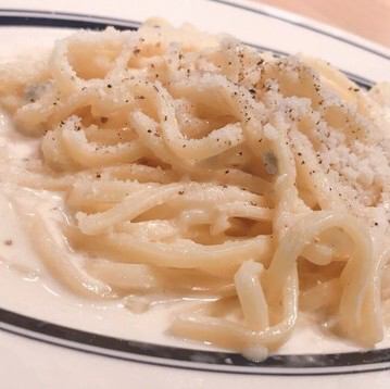 たっぷりチーズのカーチョエペペ バター、胡椒のイタリア定番