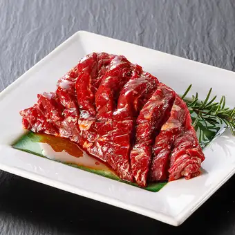 【三道特色菜】裙邊牛排