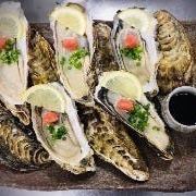 生牡蠣ポン酢 又は 焼き牡蠣（お一つご注文いただけます。）／お造り3点盛り合わせ　各