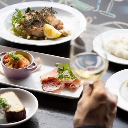 A luxurious lunchtime experience: "Course Lunch"