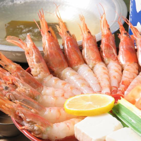 许多菜肴都使用精心挑选的食材，尤其是虾类菜肴！