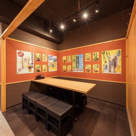 【名古屋金山駅徒歩約2分の抜群ロケーション◆】落ち着く雰囲気で過ごせる個室席は3名～6名/6名～10名/10名～30名など人数によって御用意致します◎少人数でゆったりも良し、広々空間で周囲を気にせず中大規模宴会も可能♪団体様での利用や貸切宴会のご相談などもお気軽にご相談ください。