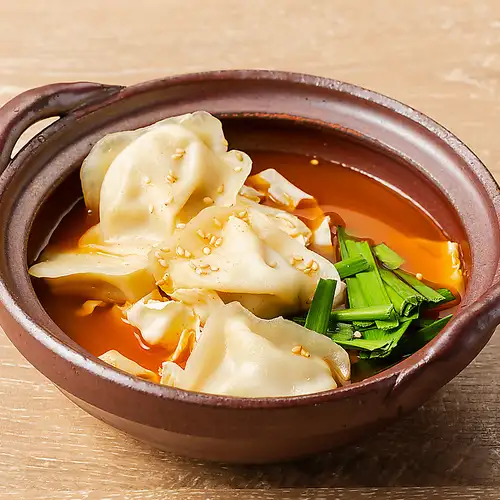 赤い炊き餃子