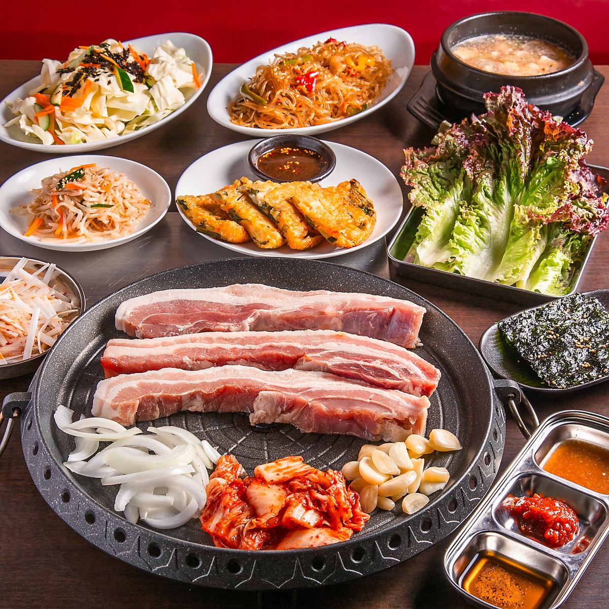 サムギョプサルなどを始め本格韓国料理を楽しんでいただけます☆