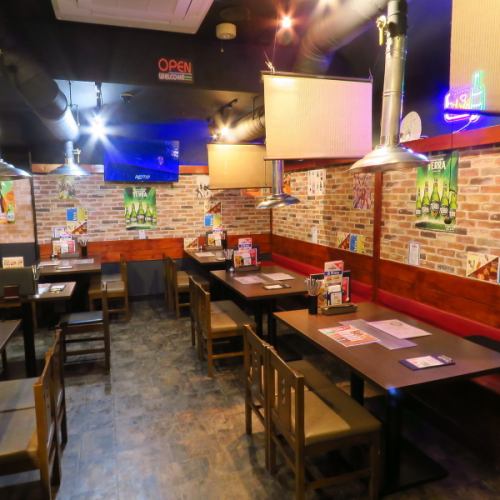 テーブル席をご用意しております。友人や同僚と共にお食事をしながら、会話も弾みます◎是非ご利用ください。