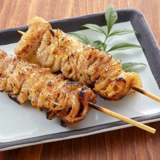 やわらか鶏皮の串焼き