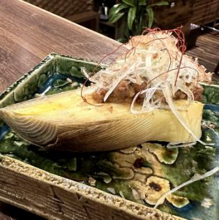 焼きたけのこ　山盛り薬味の肉味噌