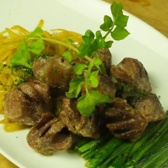 Stir-fried Gizzard with Chinese Chive and Bean Sprouts