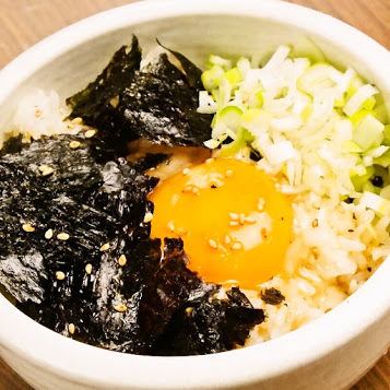 肉屋のＴＫＧ（たれ・塩・自家製肉味噌・ねぎ油・キムチ・海苔）/わかめスープ/玉子スープ