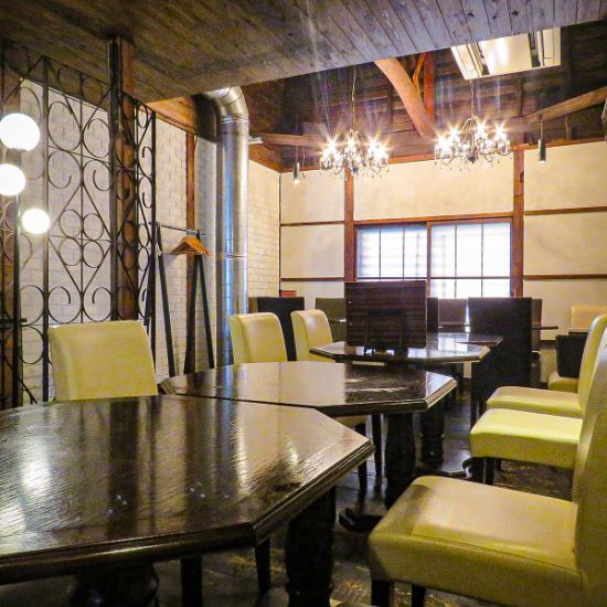 The second floor can also be rented out exclusively. Please contact us for details!