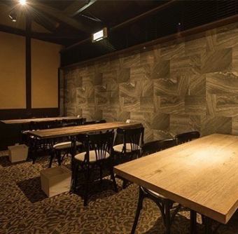 Table seating surrounded by the warmth of wood.It can be used for dates and anniversaries, as well as small group gatherings.