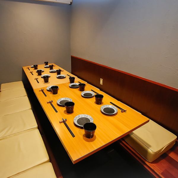 【2階席は貸切大歓迎♪】最大35名様までのワンフロア貸切可能！会社の歓送迎会や、プライベートの宴会にも対応できるゆったりとしたお席をご用意…！大人の隠れ家個室で宴会・接待・歓送迎会・飲み会・女子会にご利用下さい♪