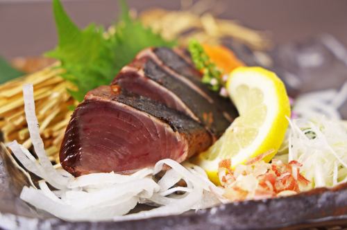Straw-grilled dishes using carefully selected ingredients