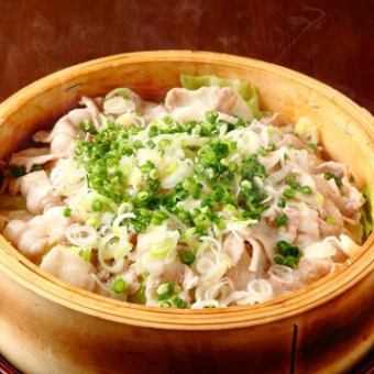 好吃！沾上汤汁就吃♪「日式五花肉风味蔬菜蒸锅」