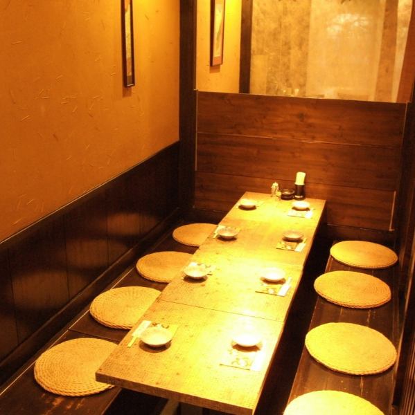 차분한 일본식 공간 × 파고 끊는 식의 다다미 방 자리에서 천천히 즐거운 시간을 꼭 방문 해주세요.