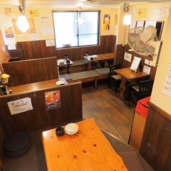 [You can enjoy the box type without worrying about the surroundings! Table seating for 4 people: 2 tables]