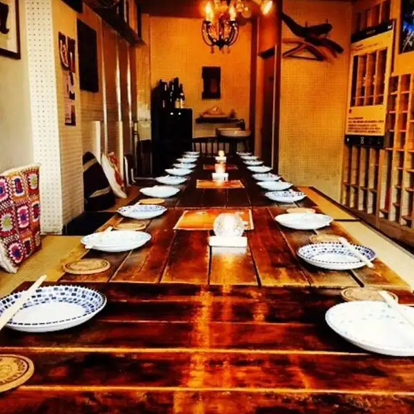 Table seating on the 1st floor that can accommodate up to 20 people. Whether it's a company party, a get-together, or anything else, feel free to use it!