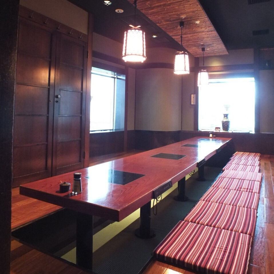 ゆったりとお過ごしいただける掘りごたつ席もご用意◎