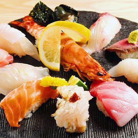 毎朝、店主自らの市場に行って新鮮な食材を仕入れています！老舗の味を堪能下さい。