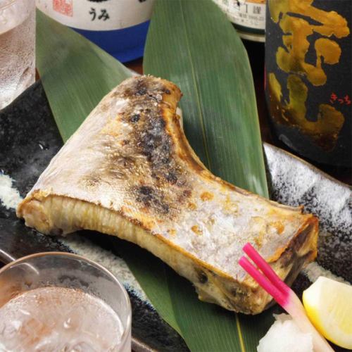 マグロのカマ塩焼きは絶品