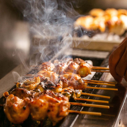 【　地鶏の炭火焼き鳥が1本90円～　】