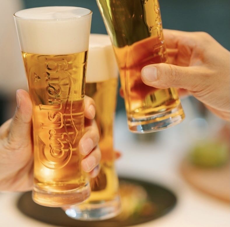 ＜異国情緒の溢れる店内＞台湾の夜市を感じさせる内装＆お料理。