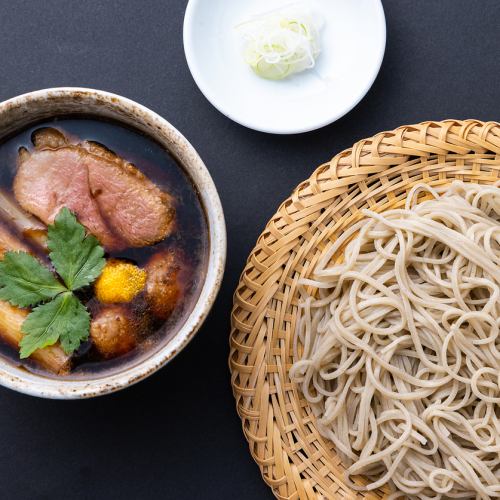 [Signature menu, recommended menu] Duck soba (100% buckwheat noodles 2,310 yen (tax included), 28% buckwheat noodles 2,200 yen (tax included)