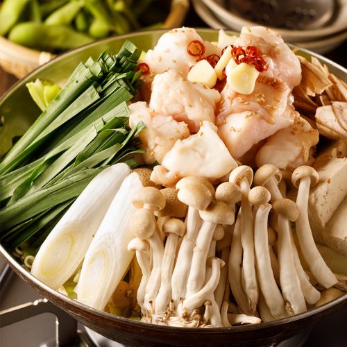 Authentic Kyushu Hakata motsunabe! Hotpot on an iron plate is perfect for this season.