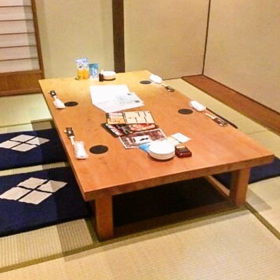 大人数での集まりにも◎足を伸ばして寛げる掘りごたつ席もご用意