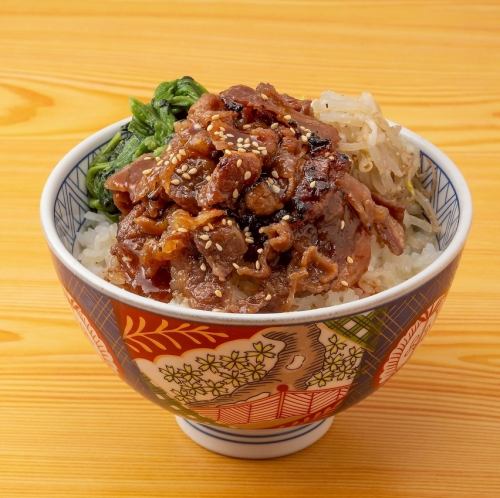 カルビ丼でランチ満喫！