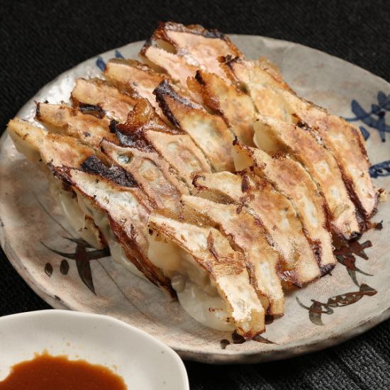 Handmade gyoza that everyone loves ♪ With a wide variety of alcoholic beverages, the whole family can enjoy it!