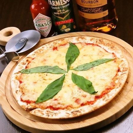 【飲み放題付き】ピザやパスタなど大人気の定番メニューが勢揃い！スタンダードコース全6品2,580円（税込）