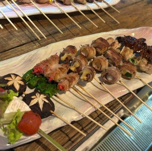 一串一串に魂を込めて焼き上げたこだわりの味！手打ち焼鳥盛り合わせ
