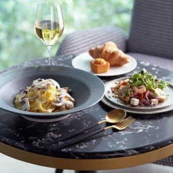 焼き立てパンとデリサラダのサイドビュッフェ＆ドリンク付全72種組合わせー生パスタランチー