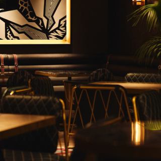 We have a variety of sofa seats with different atmospheres available! Please come and enjoy a relaxing time at our restaurant.