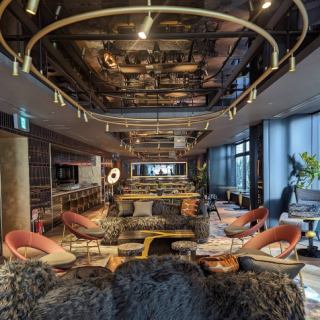 We have a variety of stylish sofa seats available for 2-4 people. Please come and enjoy a relaxing time.