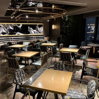 We have a variety of sofa seats with different atmospheres available. Enjoy a special time in a relaxing space.