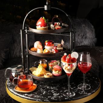 夜の部　いちごの食べ比べパフェとまるごと苺チョコタルトが楽しめる贅沢アフタヌーンティー