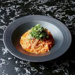 紅ズワイガニのトマトクリームパスタ