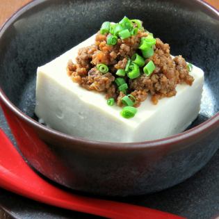 Founded in 1925, Azeta Shoten's green onion miso oboro tofu