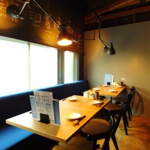 The table seats for 2 to 12 people are ideal for small to medium banquets ♪