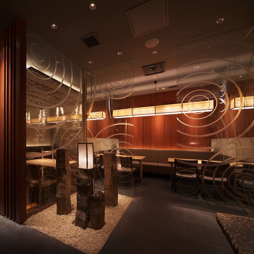 デートにも◎こだわりの内装は落ち着いた和の空間です。