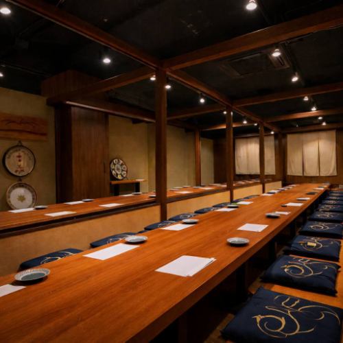 <p>≪最大宴会96名！≫博多駅周辺エリアで希少な居酒屋です！宴会場は最大で96名様までご対応できます！また、全席完全個室で、掘りごたつ式になっているので、ご年配のお客様や御足もとが不自由なお客様でも気兼ねなくお寛ぎ頂けるお部屋になっております。希少な博多駅筑紫口エリアで大型宴会場完備！団体様御宴会はお任せ！</p>