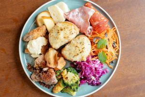 12種類の前菜盛り合わせ(2人前)